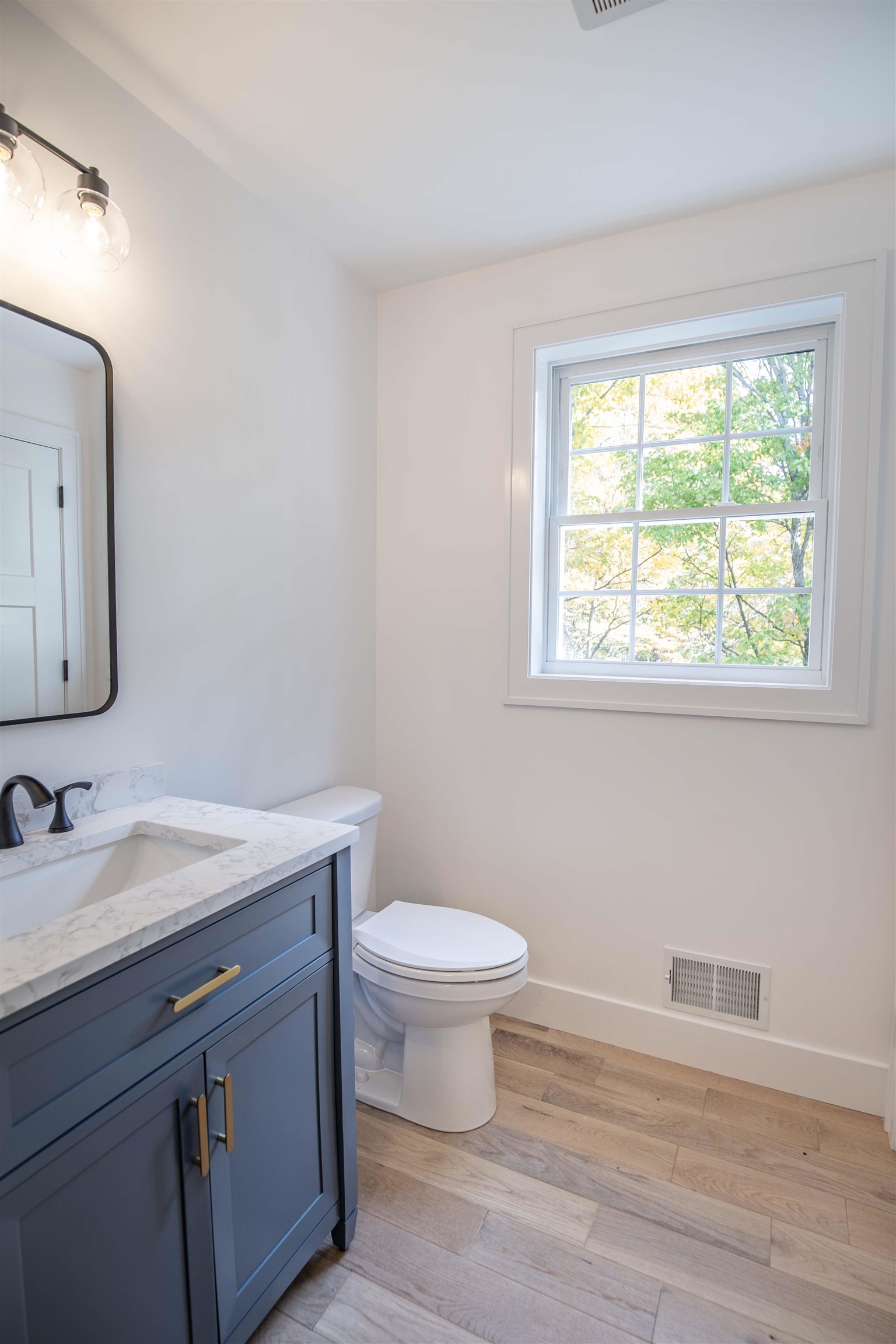 70 Sandown Road Fremont, NH 03044 - Photo 8 of 33