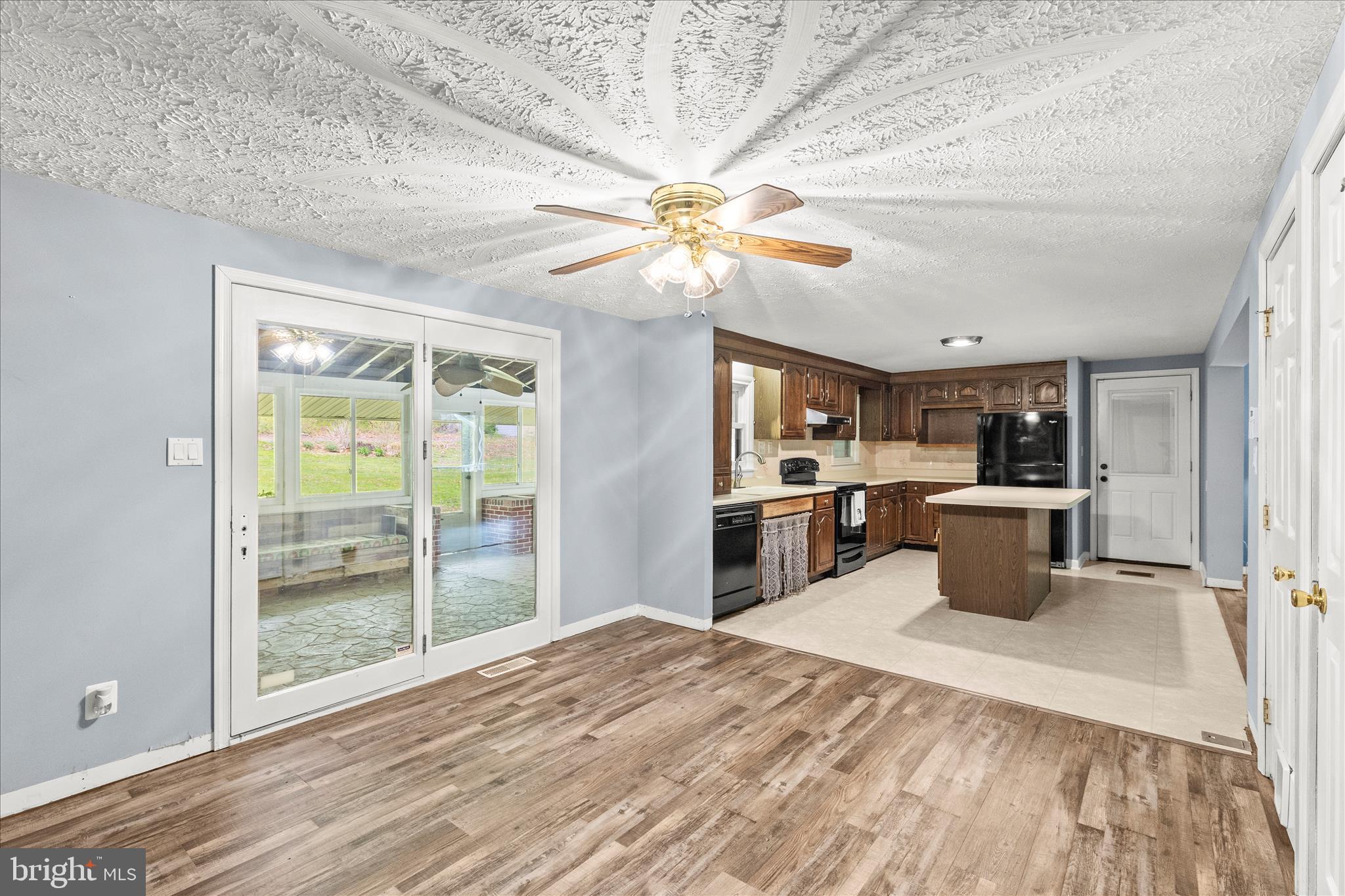 1426 Ridge Road Whiteford, MD 21160 - Photo 13 of 58 Dining area enters in to oversized sunroom