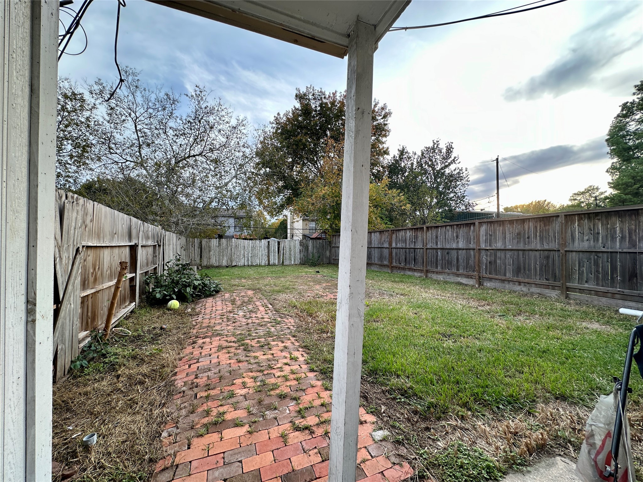 4120 Hartt Street Houston, TX 77025 - Photo 17 of 19 Covered back patio