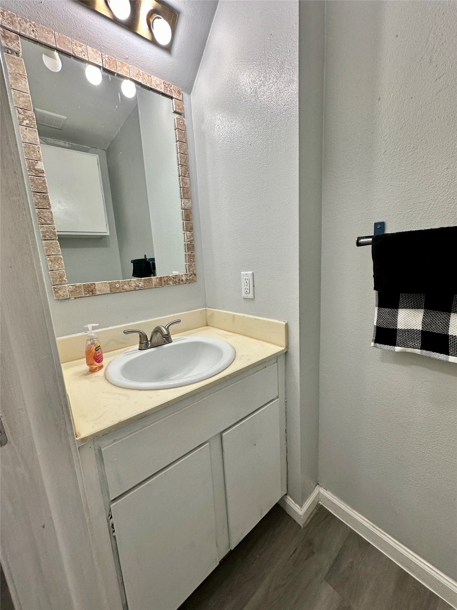 4120 Hartt Street Houston, TX 77025 - Photo 10 of 19 Downstairs 1/2 bathroom.