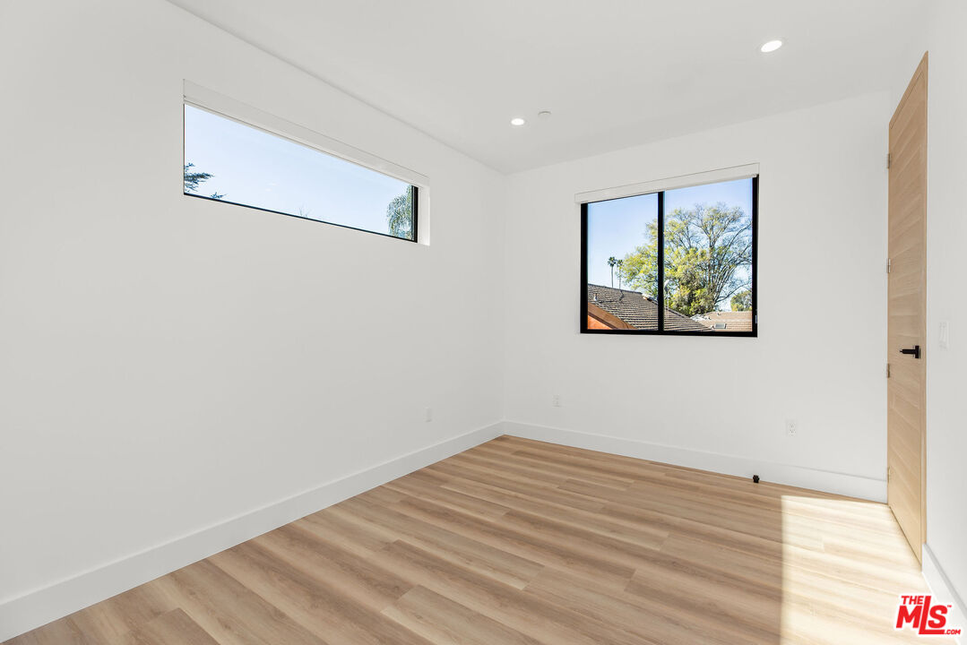 19535 Strathern Street Reseda, CA 91335 - Photo 11 of 15