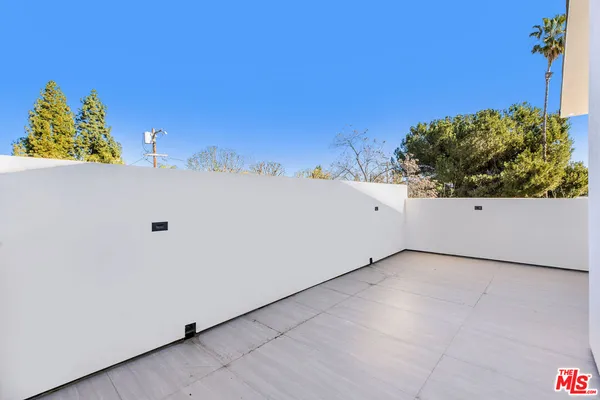 $4,995 | 19535 Strathern Street, Reseda, CA 91335