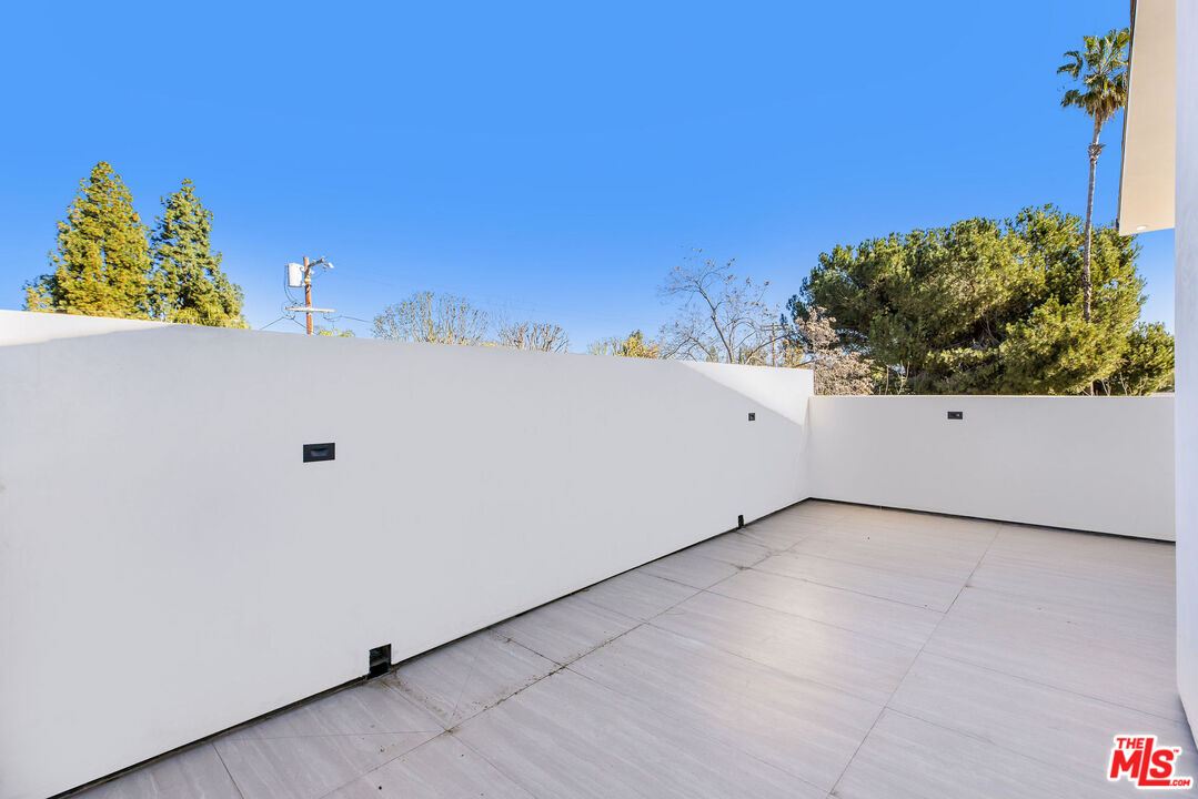 19535 Strathern Street Reseda, CA 91335 - Photo 13 of 15