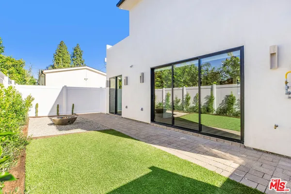 $4,995 | 19535 Strathern Street, Reseda, CA 91335