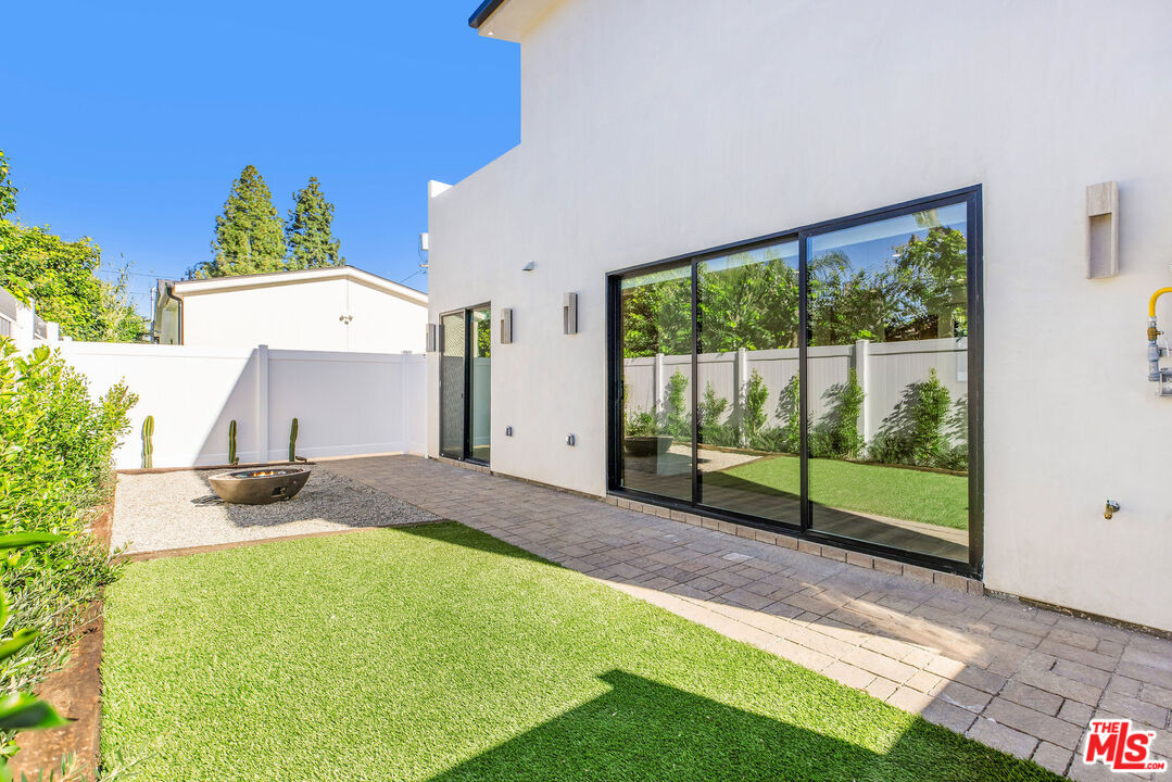 19535 Strathern Street Reseda, CA 91335 - Photo 14 of 15