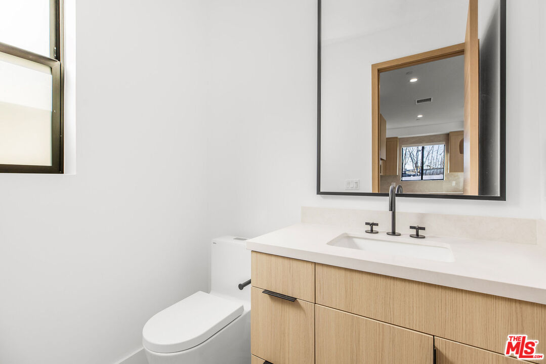 19535 Strathern Street Reseda, CA 91335 - Photo 2 of 15