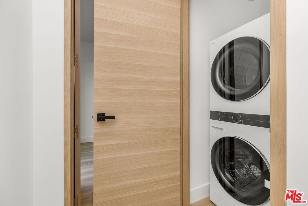 19535 Strathern Street Reseda, CA 91335 - Photo 4 of 15