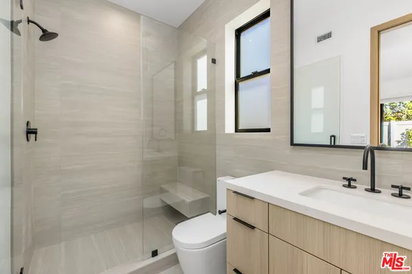 $4,995 | 19535 Strathern Street, Reseda, CA 91335