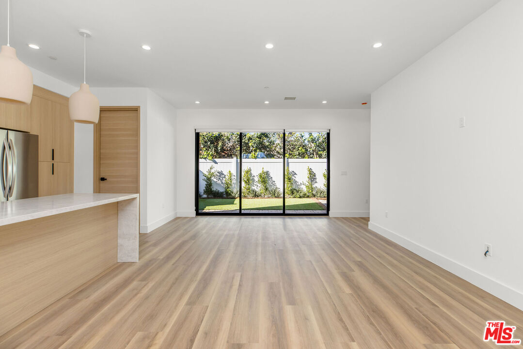 19535 Strathern Street Reseda, CA 91335 - Photo 7 of 15