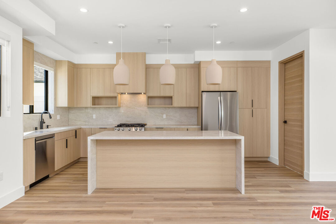 19535 Strathern Street Reseda, CA 91335 - Photo 8 of 15