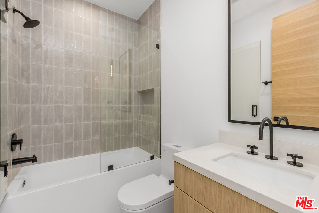 19535 Strathern Street Reseda, CA 91335 - Photo 10 of 15