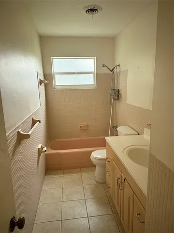 $2,000 | 1477 Northwest 60th Avenue, Unit 2, Sunrise, FL 33313