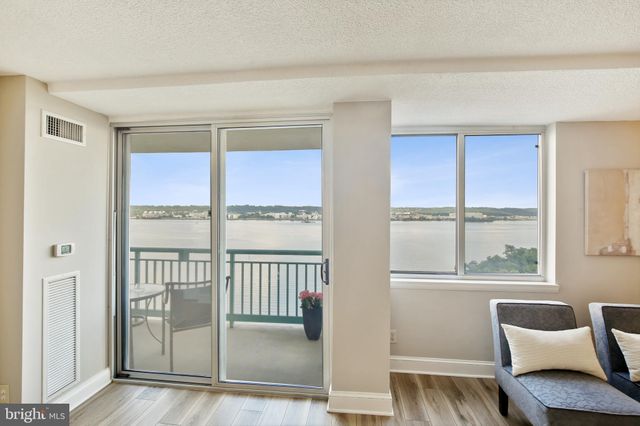 $795,000 | 501 Slaters Lane, Unit 1219, Alexandria, VA 22314