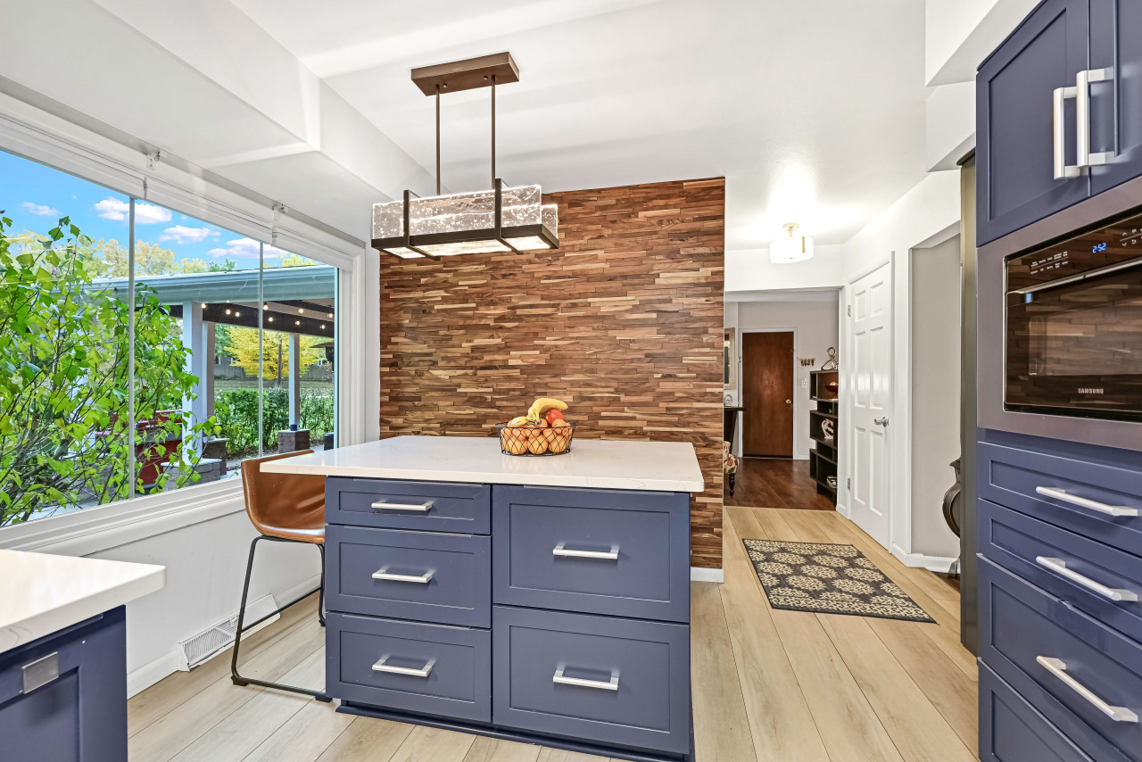 641 West Fairy Chasm Road Bayside, WI 53217 - Photo 11 of 43 Focal Space