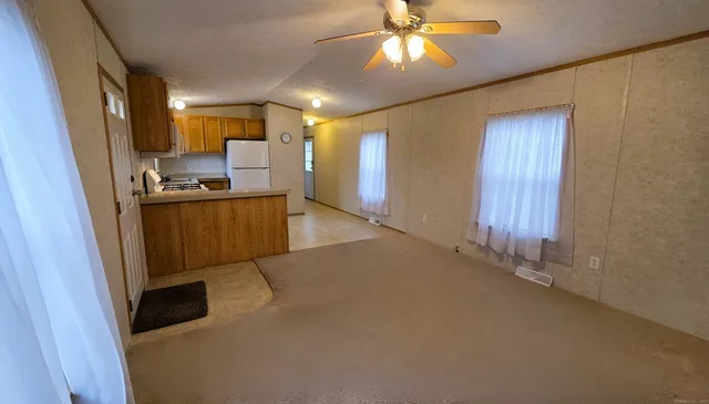 $100,000 | 301 South Main Street, Newtown, CT 06470