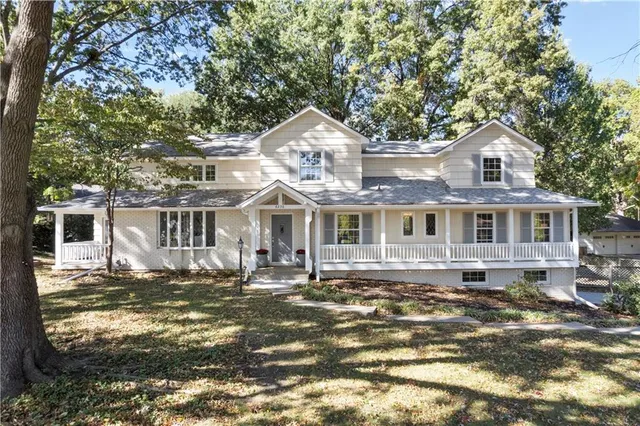 $769,000 | 8236 Linden Drive, Prairie Village, KS 66208