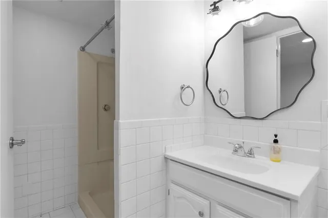 $769,000 | 8236 Linden Drive, Prairie Village, KS 66208