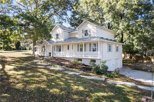 $769,000 | 8236 Linden Drive, Prairie Village, KS 66208