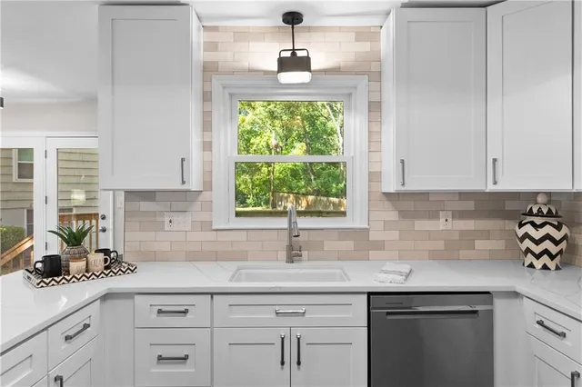 $769,000 | 8236 Linden Drive, Prairie Village, KS 66208