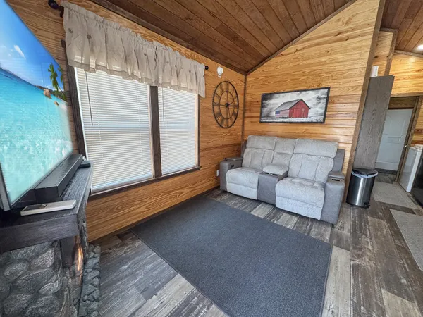 a view of entryway with furniture