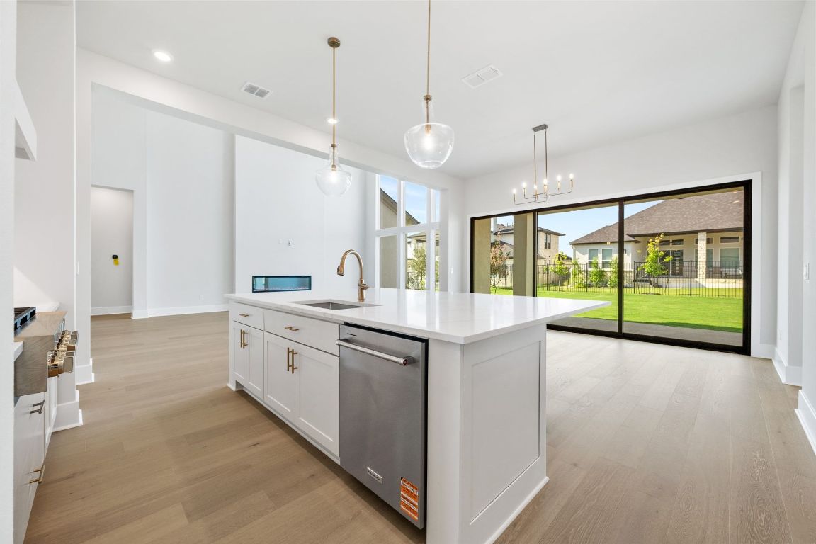 806 Geiger Path Lakeway, TX 78738 - Photo 8 of 35