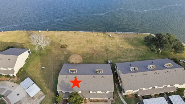 a view of an entryway of the house