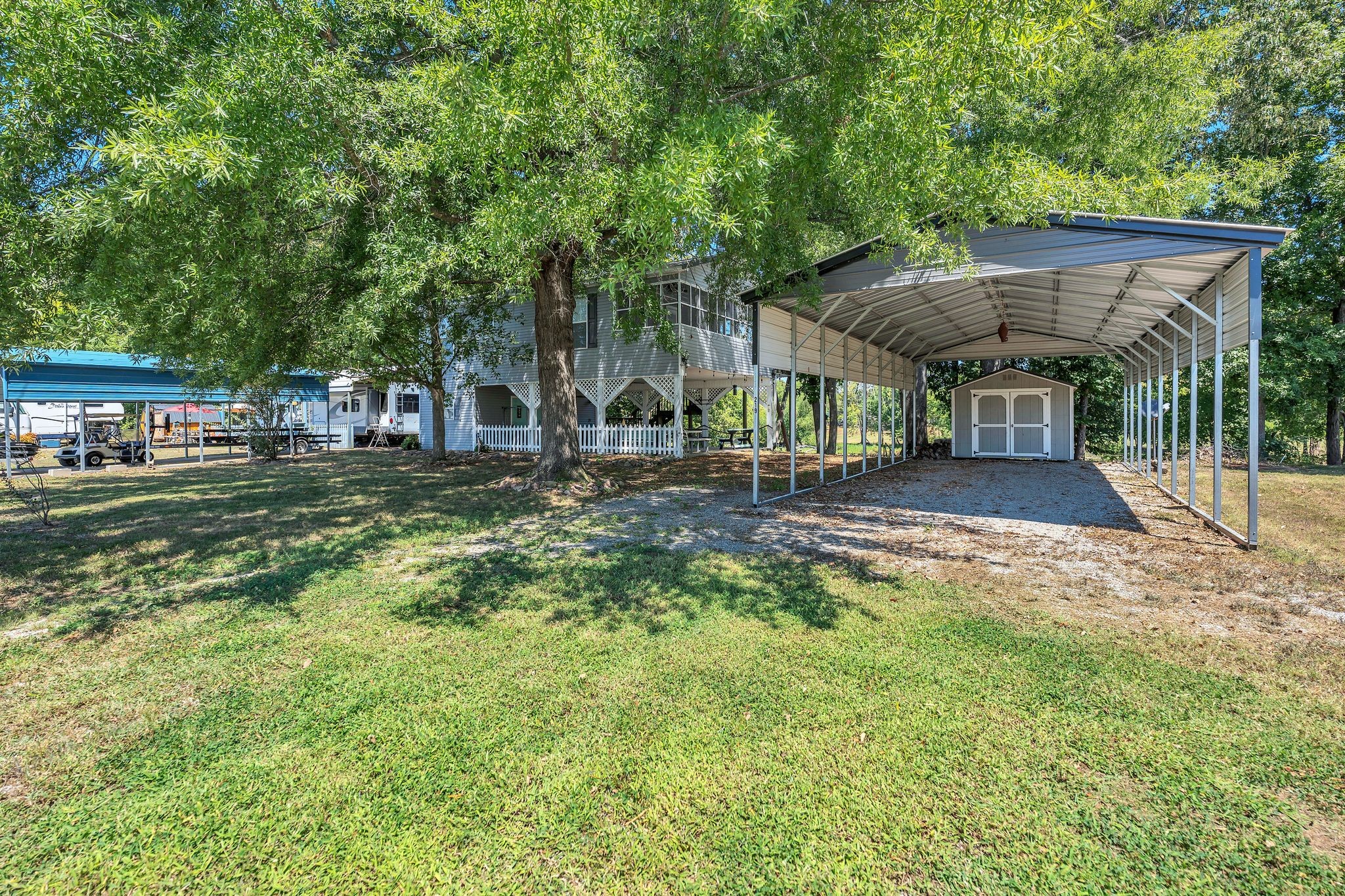 219 Tn River Estates Road Clifton, TN 38425 - Photo 4 of 38 a front view of a house with a yard