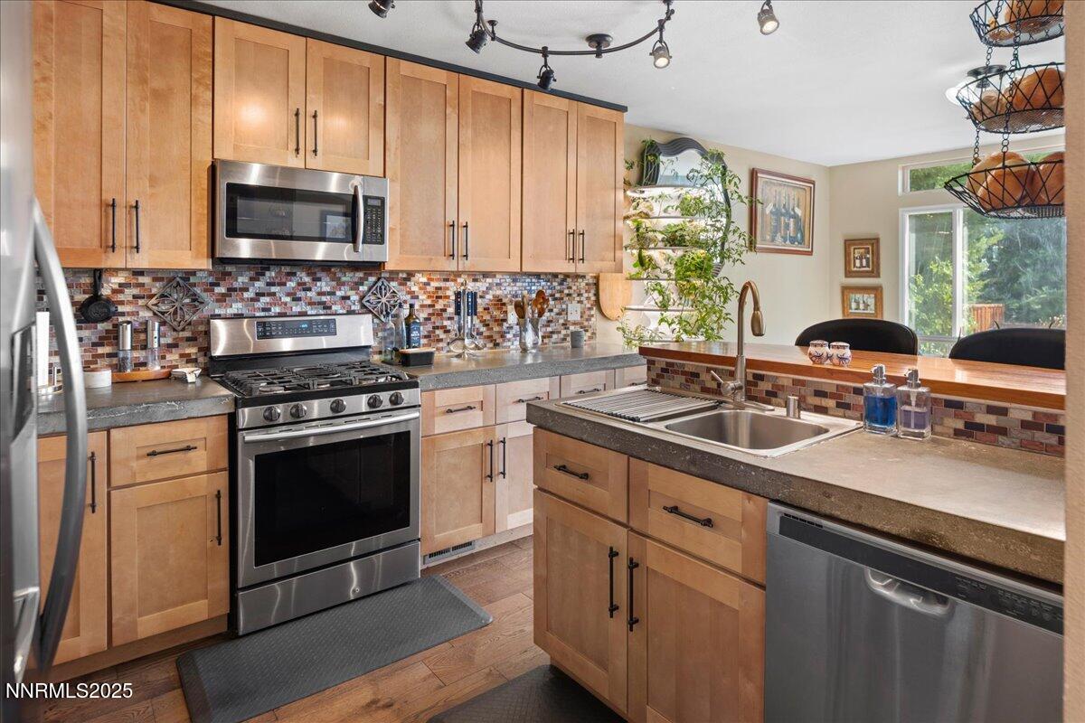2980 Hacienda Way Reno, NV 89503 - Photo 27 of 60 33-DSC_1261