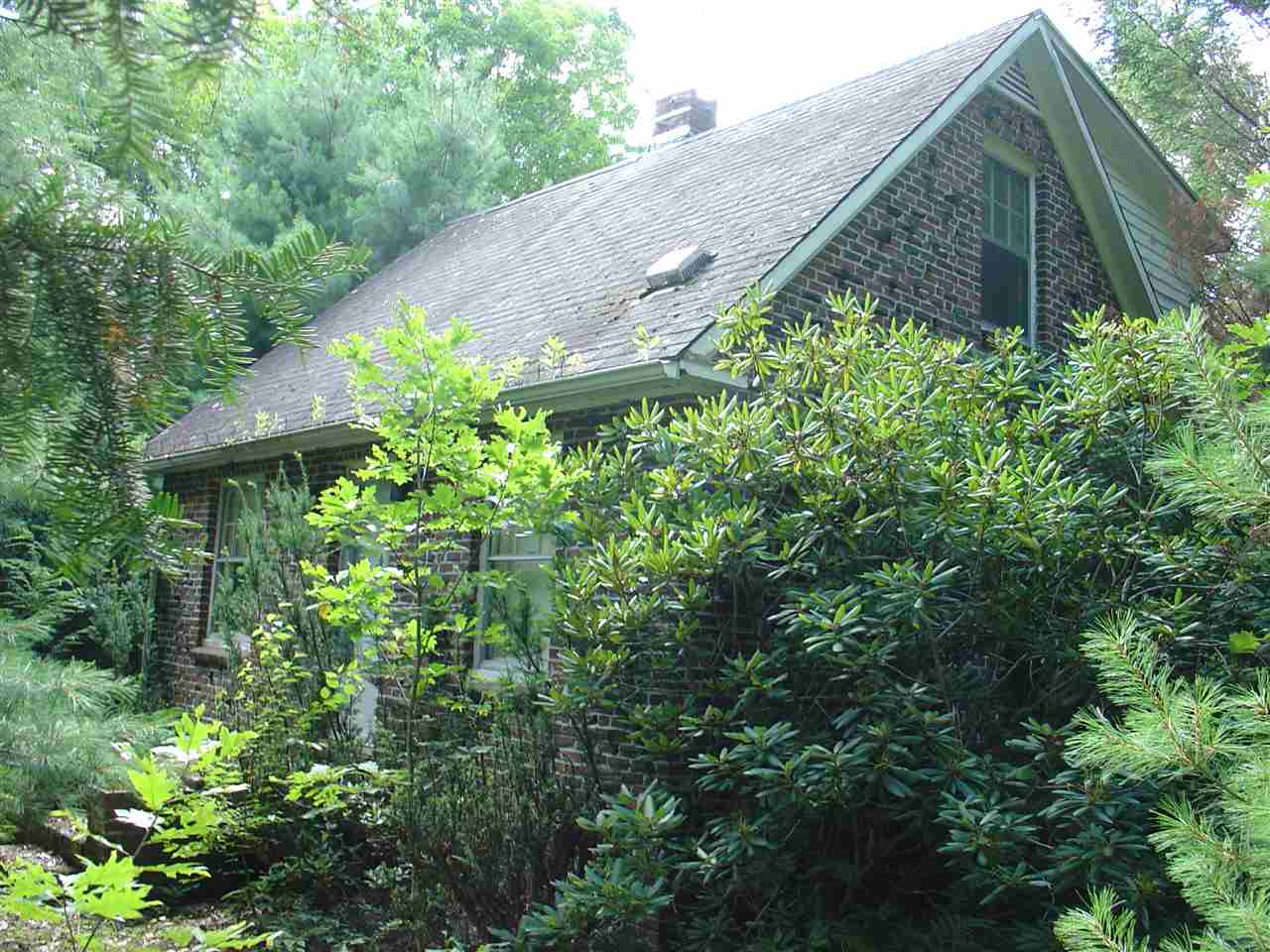 42 Brentwood Road Exeter, NH 03833 - Photo 1 of 8