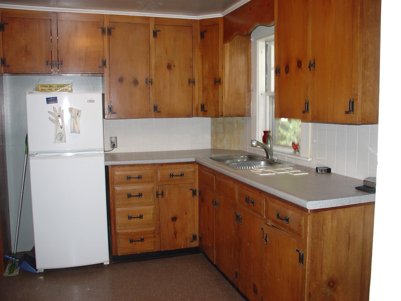 42 Brentwood Road Exeter, NH 03833 - Photo 3 of 8