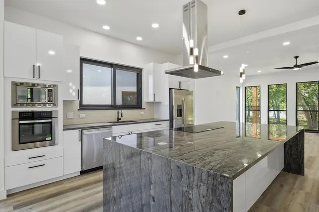 $690,000 | 2811 Rodeo Drive, Quinlan, TX 75474