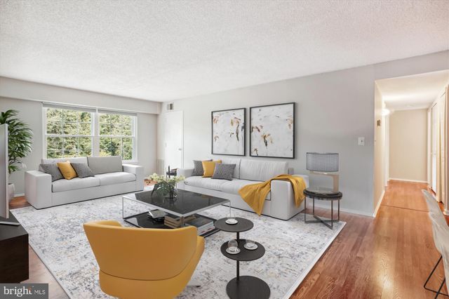 $360,500 | 7661 Provincial Drive, Unit 201, McLean, VA 22102