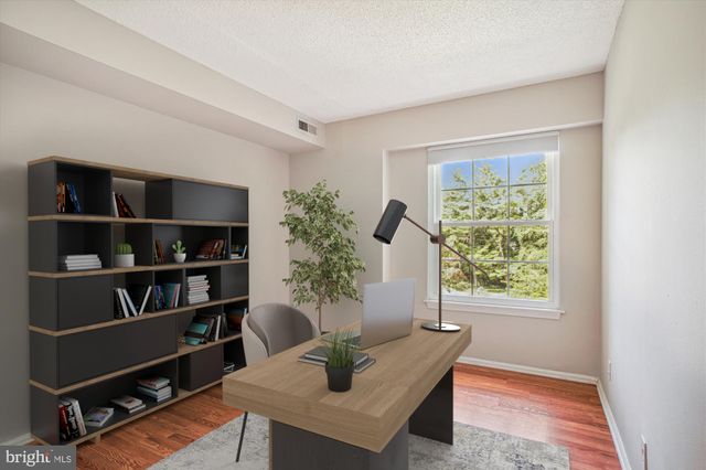 $360,500 | 7661 Provincial Drive, Unit 201, McLean, VA 22102