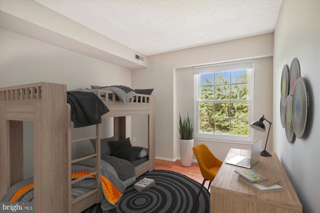 $360,500 | 7661 Provincial Drive, Unit 201, McLean, VA 22102