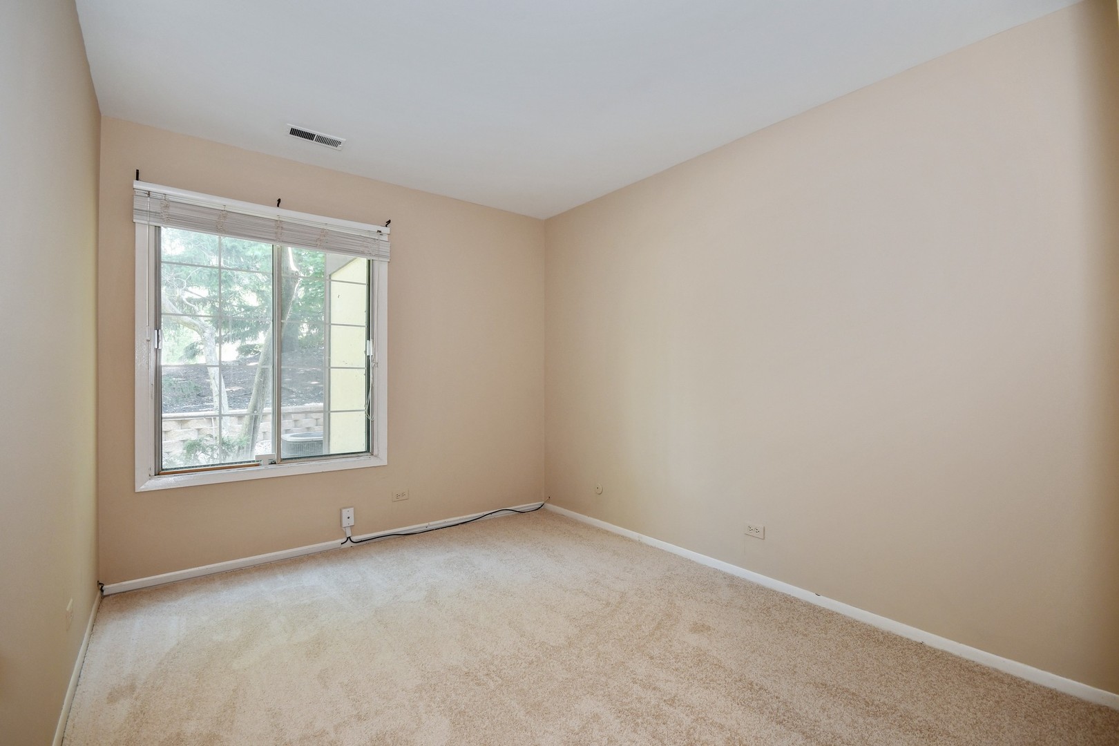 1601 Thames Court, Unit A Wheaton, IL 60189 - Photo 7 of 10