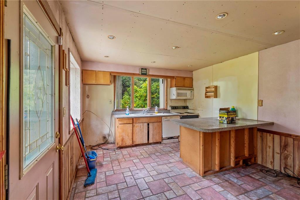 722 Coal Valley Road Clairton, PA 15025 - Photo 14 of 19 Gallery Image 14