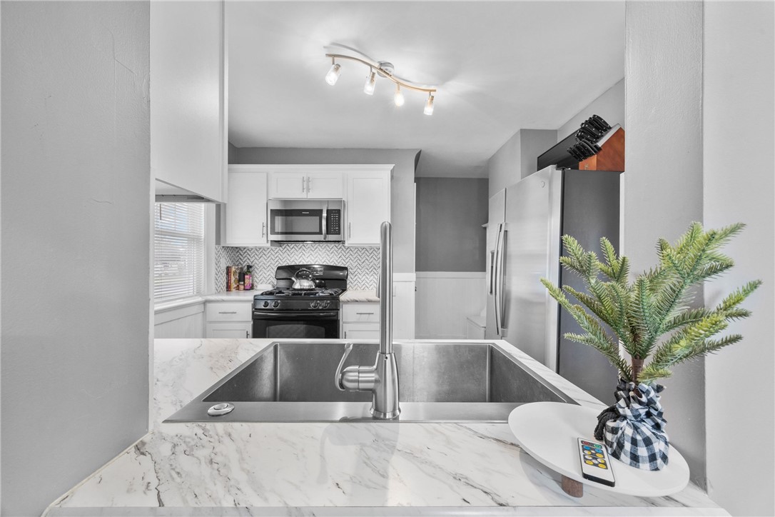 49 Vinton Road Irondequoit, NY 14622 - Photo 20 of 44