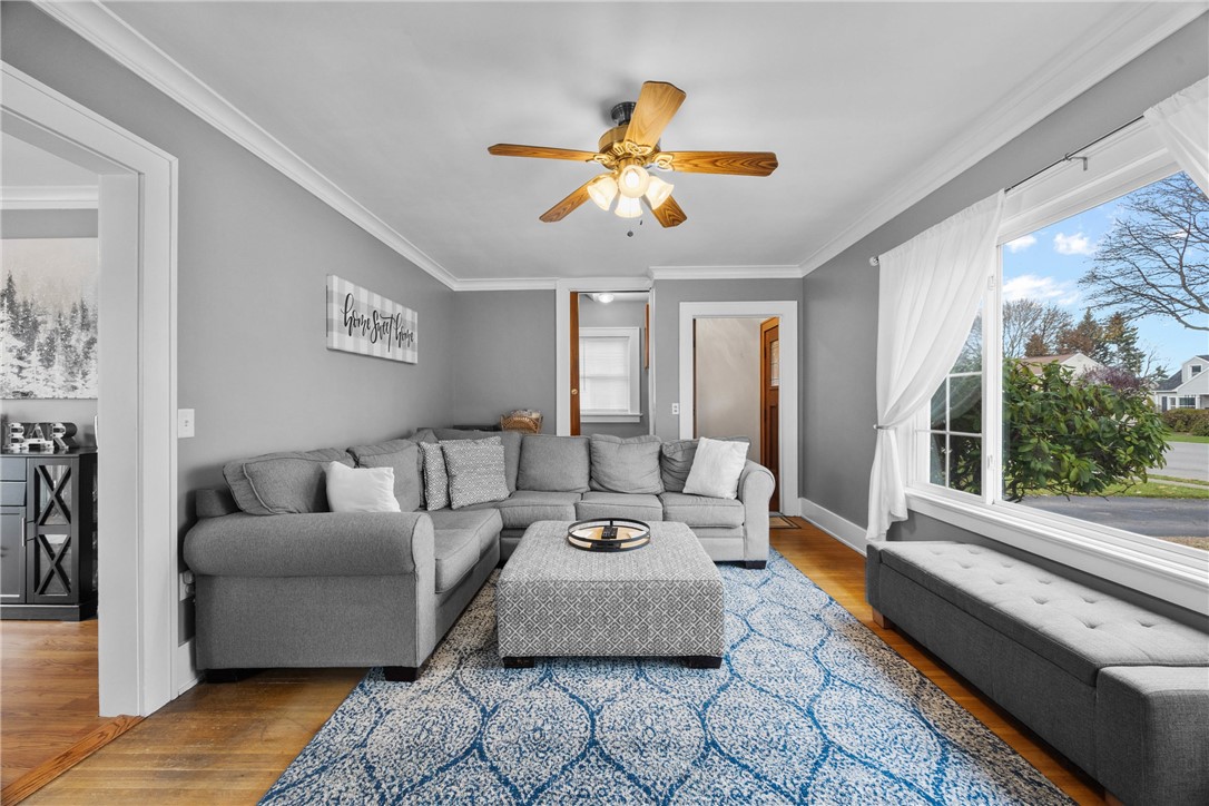 49 Vinton Road Irondequoit, NY 14622 - Photo 4 of 44