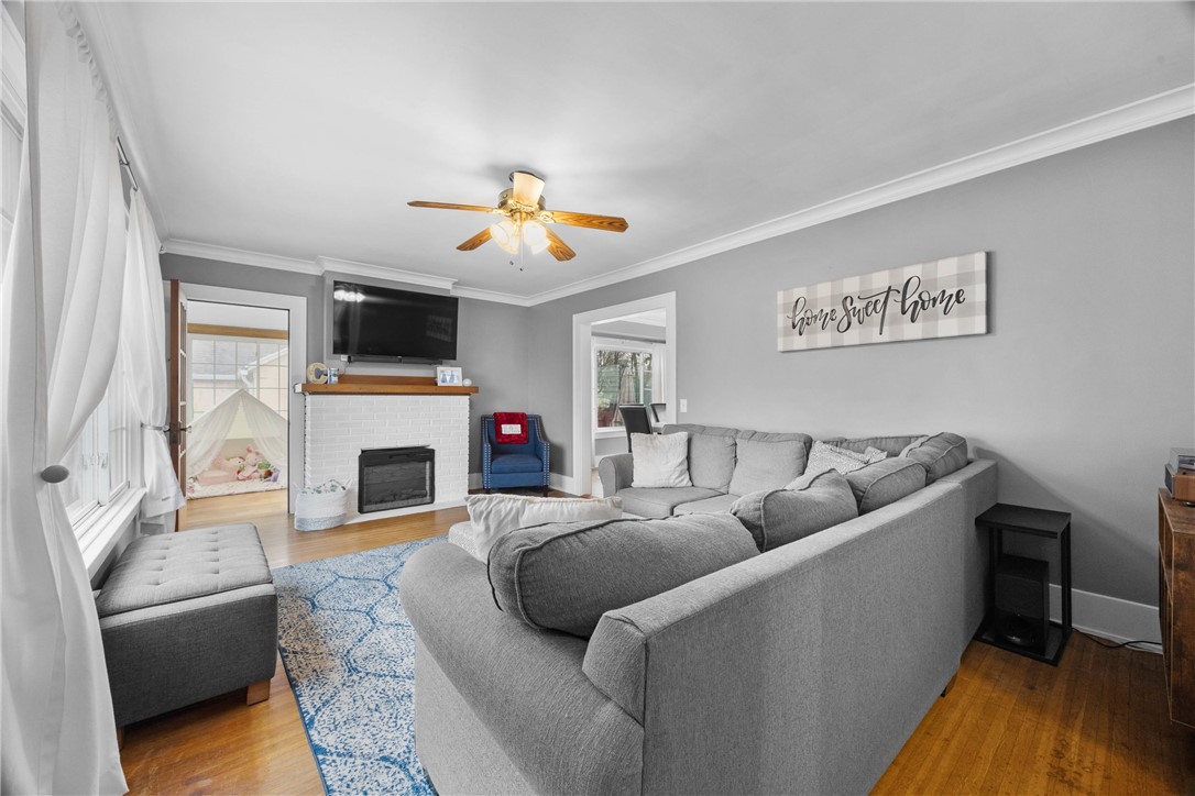 49 Vinton Road Irondequoit, NY 14622 - Photo 5 of 44