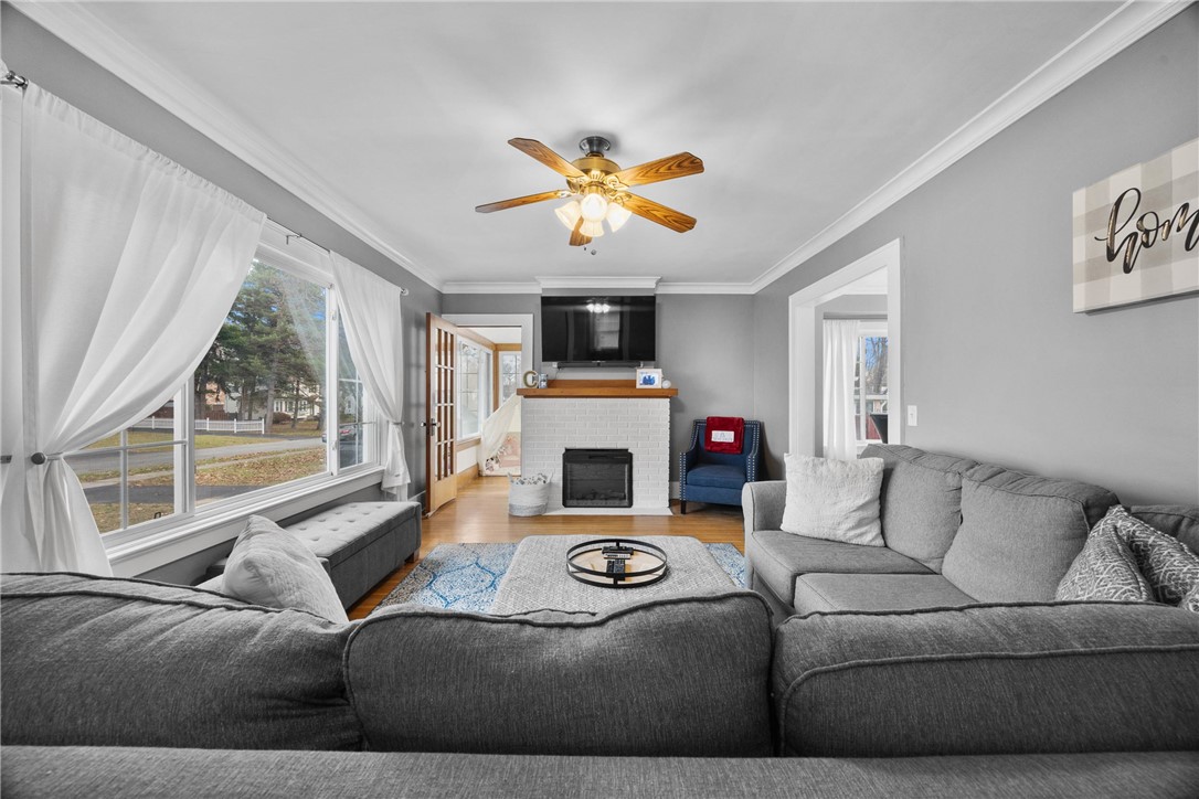 49 Vinton Road Irondequoit, NY 14622 - Photo 7 of 44