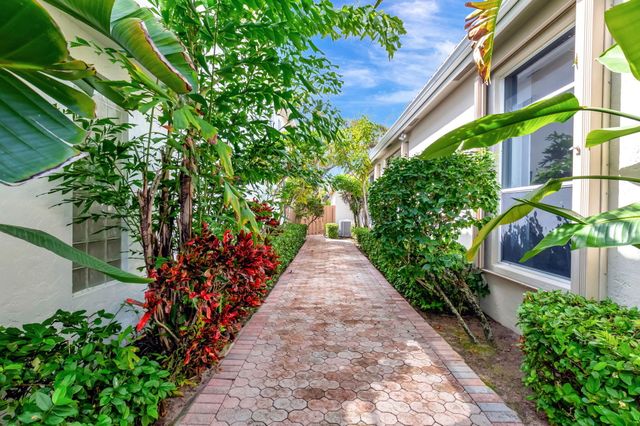 $450,000 | 6656 Northwest 24th Terrace, Boca Raton, FL 33496