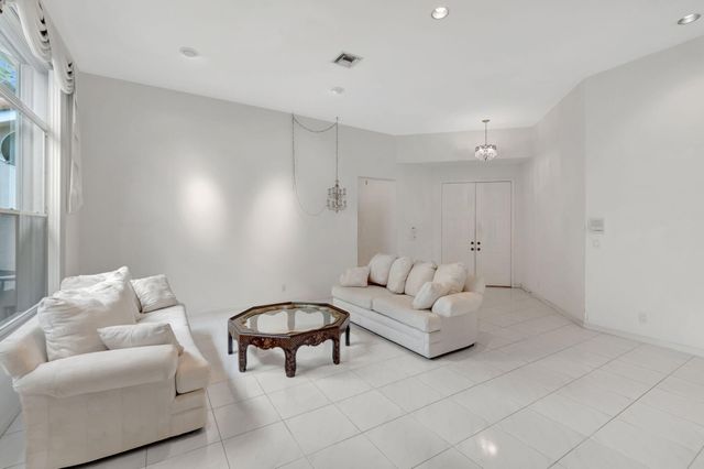 $450,000 | 6656 Northwest 24th Terrace, Boca Raton, FL 33496