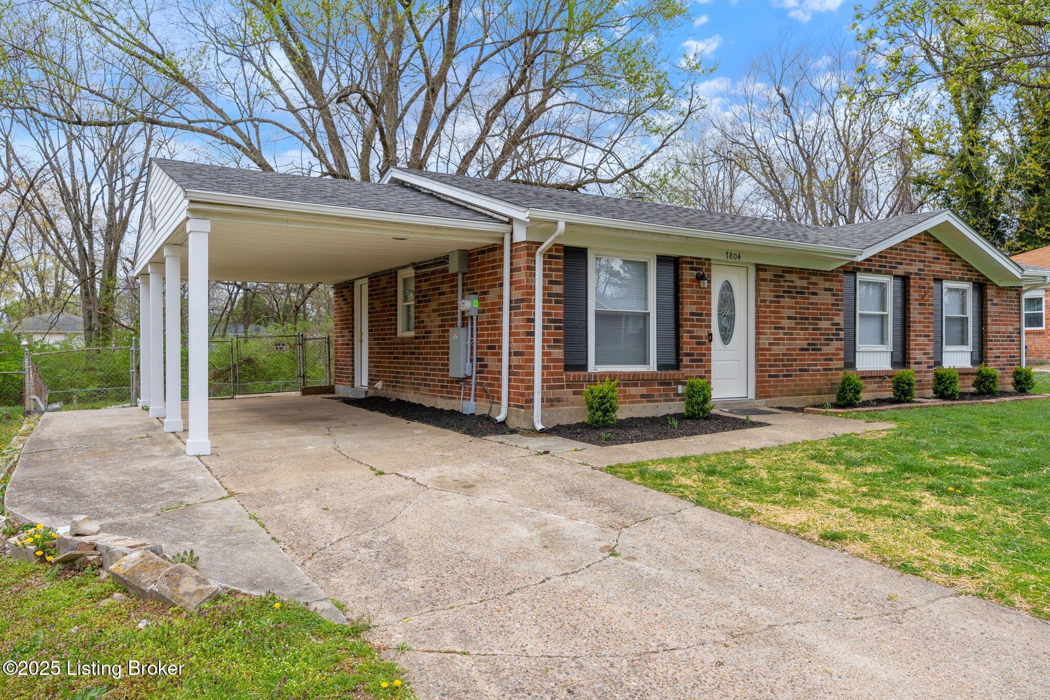 7804 Rochelle Road Louisville, KY 40228 - Photo 3 of 29 7804 Rochelle Rd-10
