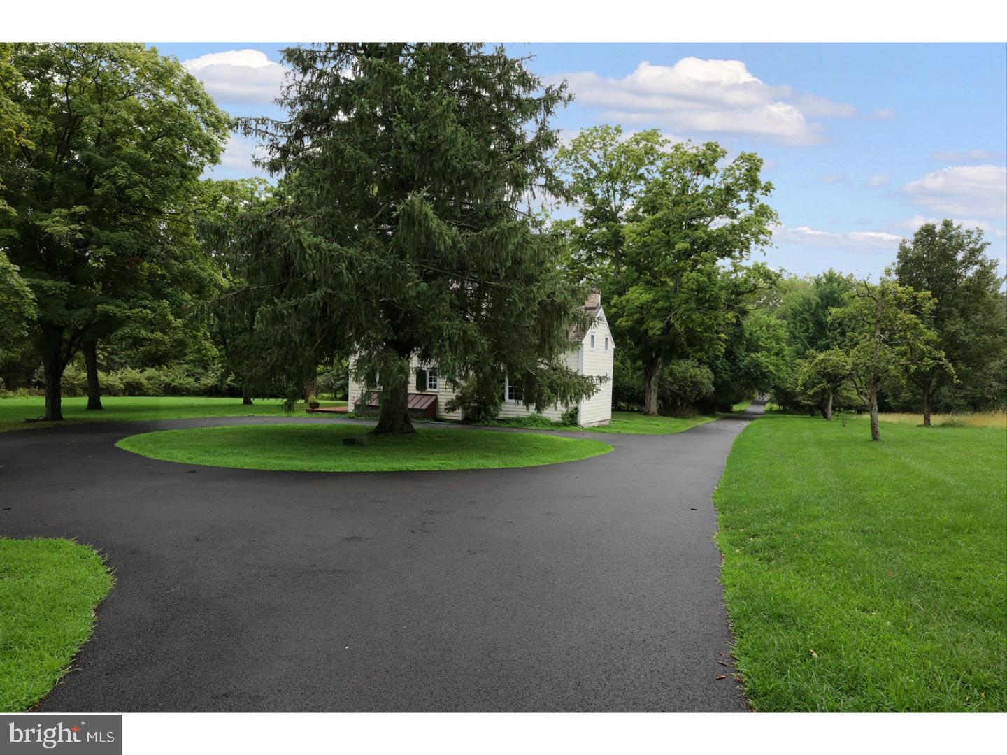 180 Municipal Road Pipersville, PA 18947 - Photo 58 of 60 Convenient Circular Driveway