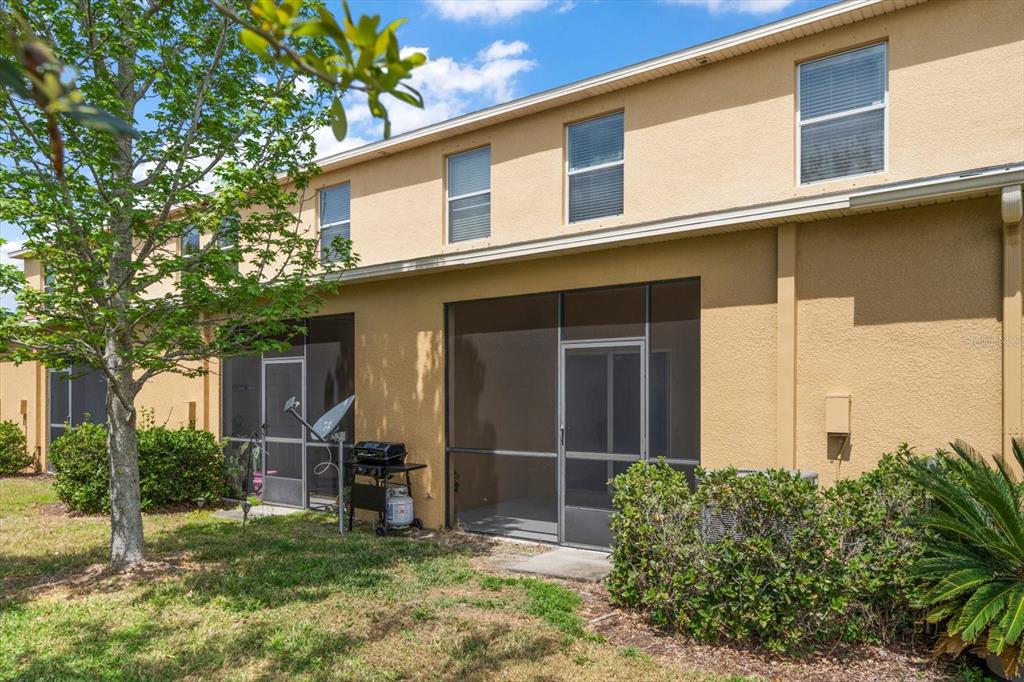 2011 Hawks View Drive Ruskin, FL 33570 - Photo 14 of 34