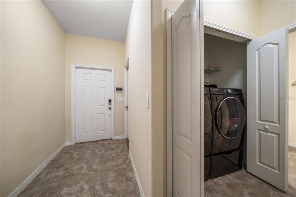 2011 Hawks View Drive Ruskin, FL 33570 - Photo 28 of 34