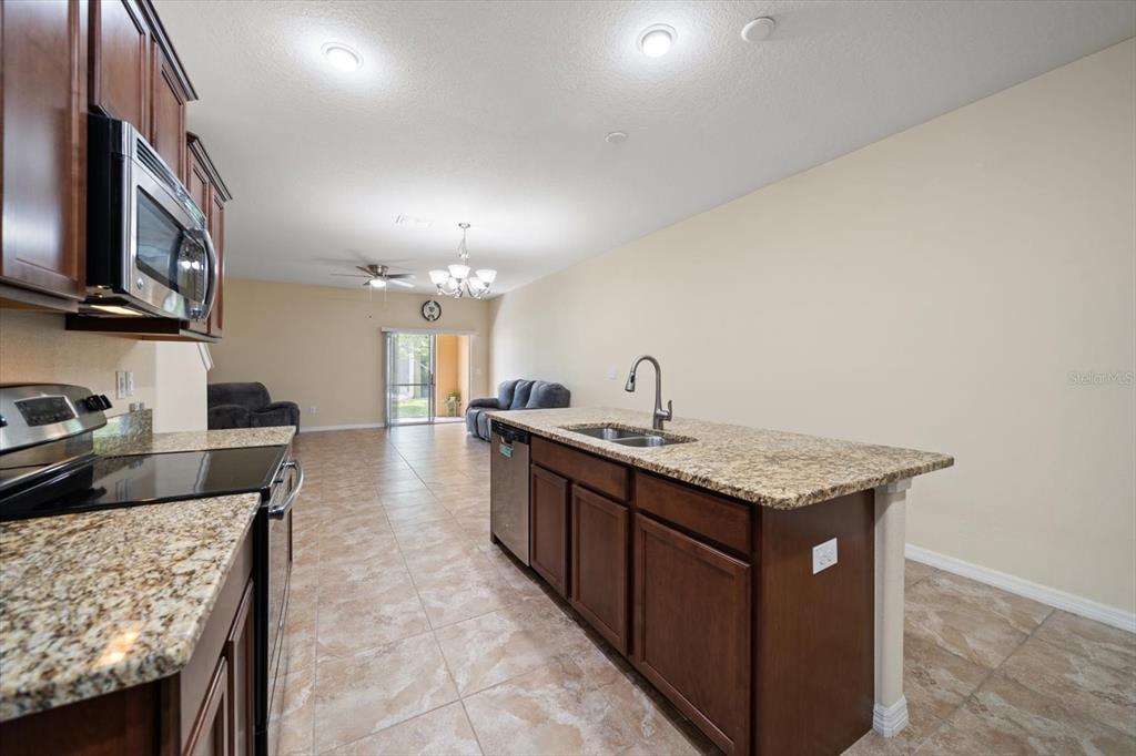 2011 Hawks View Drive Ruskin, FL 33570 - Photo 4 of 34