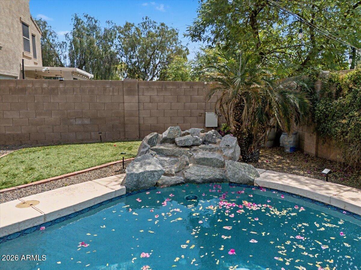 24726 North 29th Place Phoenix, AZ 85024 - Photo 27 of 31 a view of a garden with an outdoor seating
