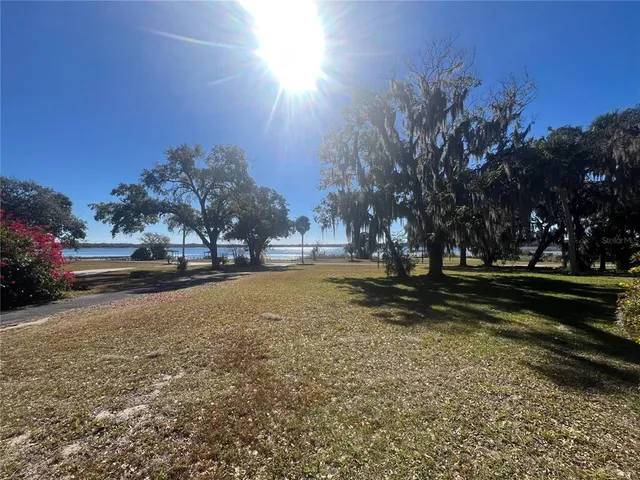 $625,000 | 9279 Silver Lake Drive, Leesburg, FL 34788