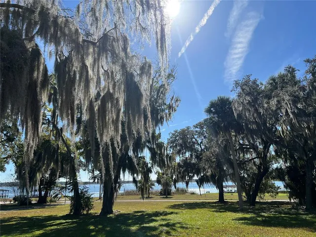 $625,000 | 9279 Silver Lake Drive, Leesburg, FL 34788